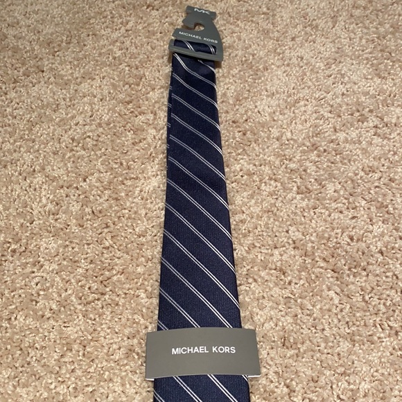 Michael Kors never used tie - Picture 2 of 4